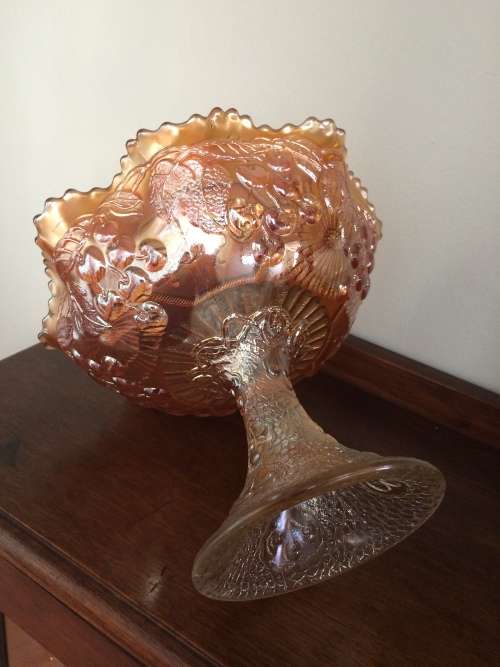 Carnival glass large compote: pattern Mikado